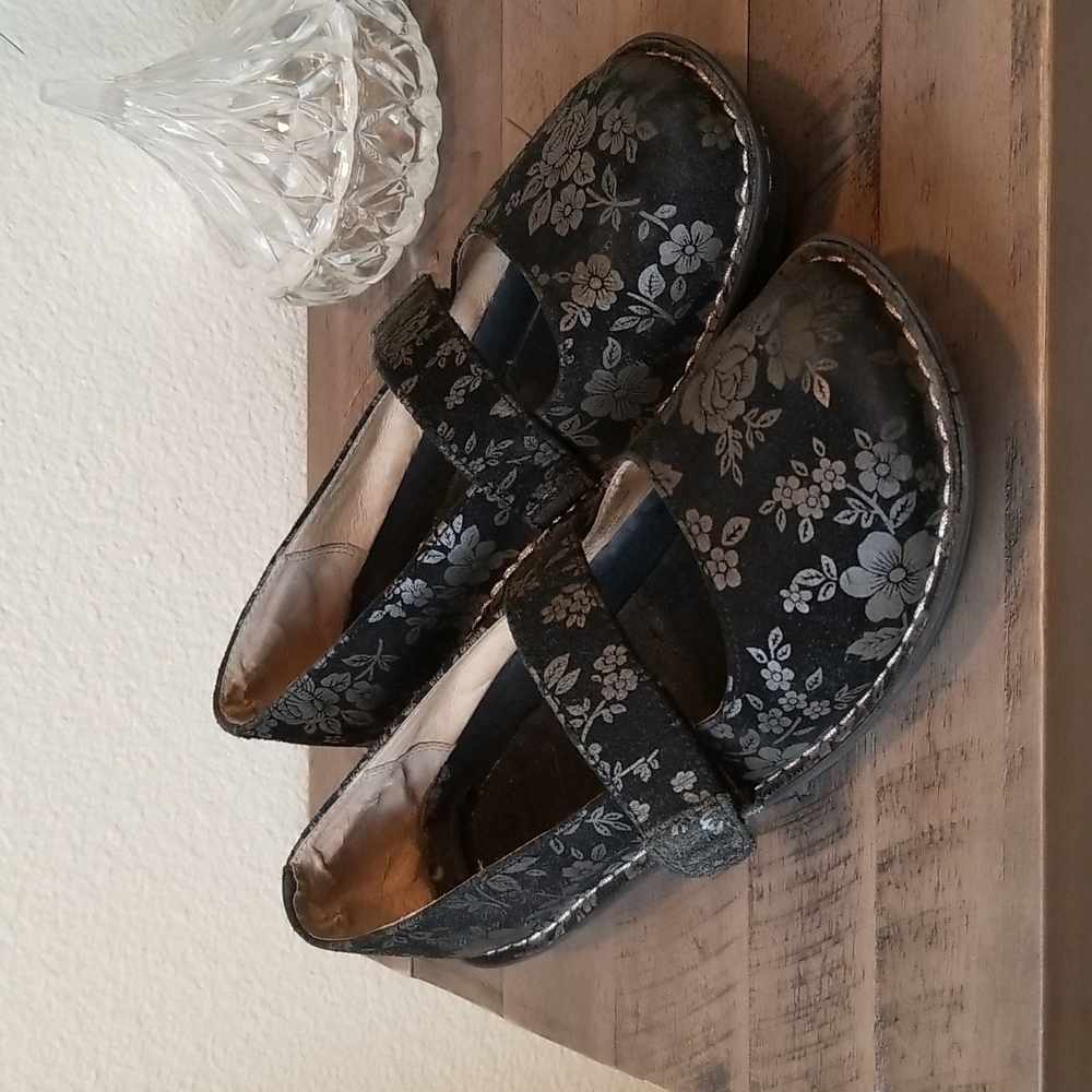 Alegria floral velvet black Mary Jane shoes - no insoles - size 38 = 8 - 8.5